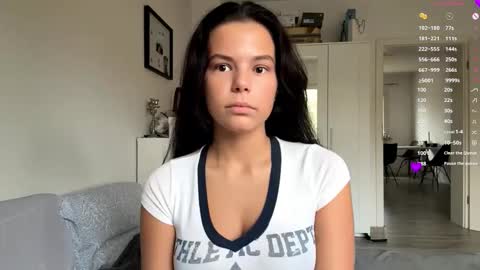 Snapshot of wildahankin chatting on November 19, 8:03 am Mia online show from November 19, 8:03 am