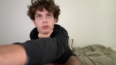 Snapshot of wilddesire18 chatting on October 3, 3:31 pm wilddesire18 online show from October 3, 3:31 pm