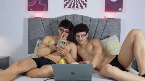 Snapshot of wilddesiree_ chatting on March 7, 3:36 am WildDesire online show from March 7, 3:36 am