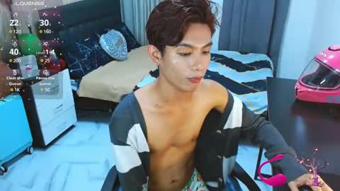 Snapshot of wildesttwinky chatting on March 7, 3:39 pm Arvie Rubio online show from March 7, 3:39 pm