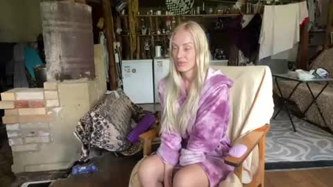 wildforestmuse  twitter online show from June 17, 8:39 am
