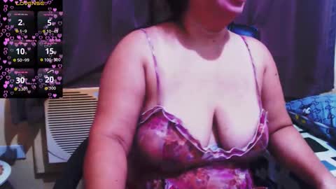 Snapshot of wildhotasianx chatting on November 19, 9:15 pm wildhotasianx online show from November 19, 9:15 pm