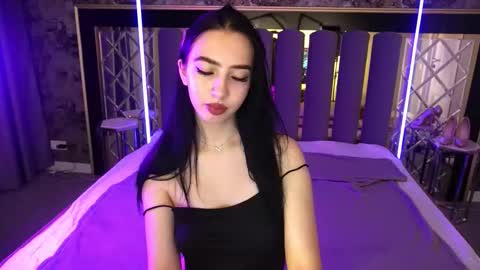 Snapshot of wildkittenx_ chatting on December 1, 6:40 am Alena online show from December 1, 6:40 am