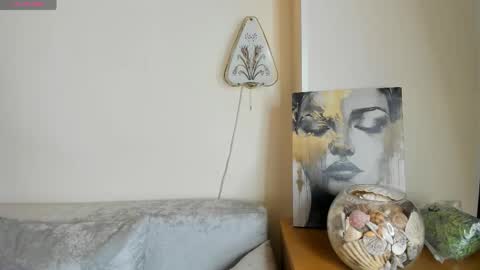 Snapshot of wildopal chatting on December 17, 5:24 am Mila 3 online show from December 17, 5:24 am