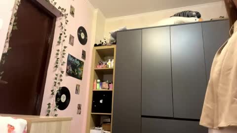 wildpeachh online show from April 28, 4:23 pm