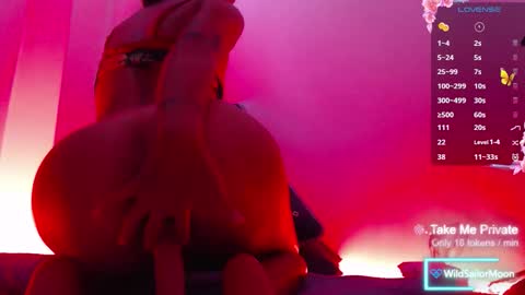 Snapshot of wildsailormoon chatting on November 22, 4:44 am Jane online show from November 22, 4:44 am