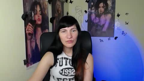 Snapshot of wildsoul8 chatting on May 21, 5:25 am Rosalinda online show from May 21, 5:25 am