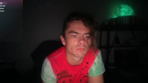 Snapshot of wildtravis chatting on June 25, 9:03 am wildtravis online show from June 25, 9:03 am