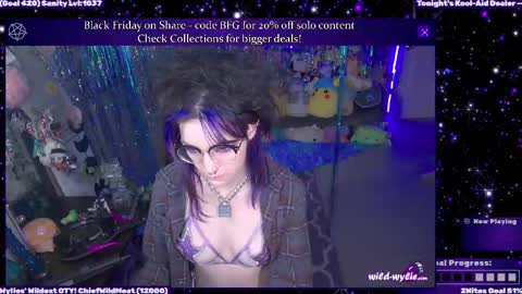 Snapshot of wildwylie chatting on November 27, 2:46 am Wylie Wanderlust online show from November 27, 2:46 am