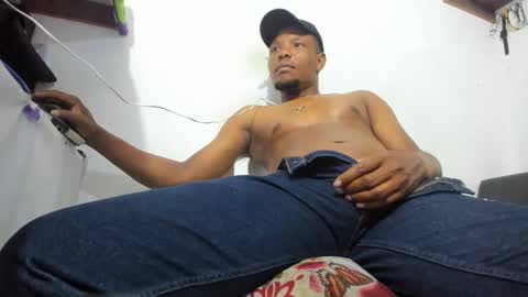 Snapshot of wilfer484725 chatting on October 8, 4:37 pm wilfer online show from October 8, 4:37 pm