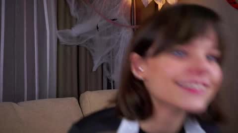 Snapshot of willalwaysloveyouuuuu chatting on October 31, 1:06 am Eva online show from October 31, 1:06 am