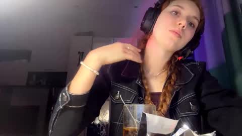 Alice online show from March 10, 3:28 pm