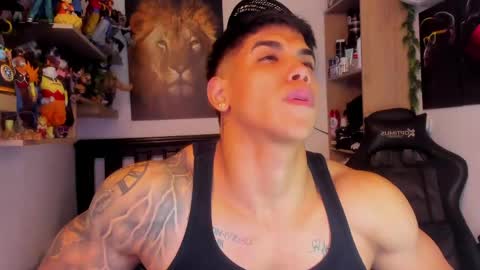 Snapshot of william_dracko9 chatting on May 3, 10:27 pm Dracko online show from May 3, 10:27 pm