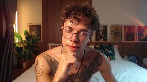 Snapshot of william_henry_a chatting on May 27, 2:03 pm William online show from May 27, 2:03 pm