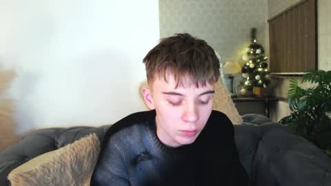 Snapshot of william_ross chatting on December 28, 12:36 am will online show from December 28, 12:36 am