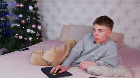 Snapshot of william_ross chatting on January 11, 10:19 am will online show from January 11, 10:19 am