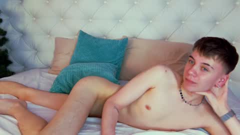 Snapshot of william_ross chatting on January 15, 3:22 am will online show from January 15, 3:22 am