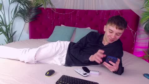 Snapshot of william_ross chatting on January 16, 2:30 pm will online show from January 16, 2:30 pm