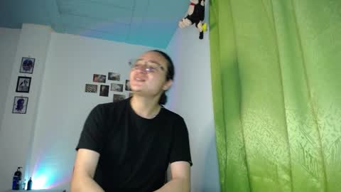 Snapshot of willmonkey chatting on November 29, 3:20 am willmonkey online show from November 29, 3:20 am