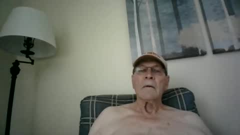 Snapshot of willnedoher chatting on December 1, 5:02 pm Willhedoher online show from December 1, 5:02 pm