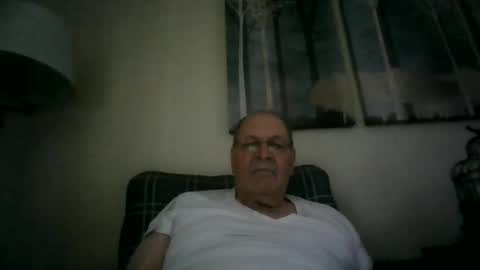 Snapshot of willnedoher chatting on December 20, 3:00 pm Willhedoher online show from December 20, 3:00 pm