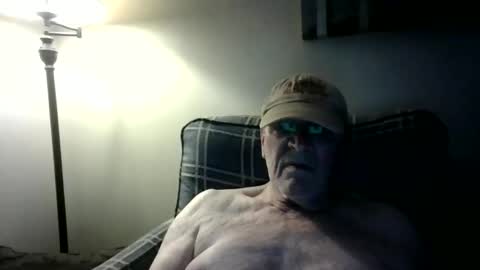 Snapshot of willnedoher chatting on September 28, 12:38 am Willhedoher online show from September 28, 12:38 am