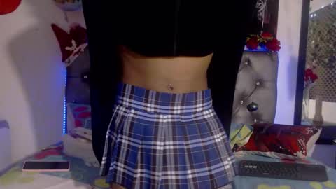 willon_rossie online show from November 28, 7:27 pm