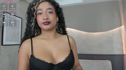 Snapshot of willow_hendrix chatting on February 8, 11:55 am Ms Willow online show from February 8, 11:55 am