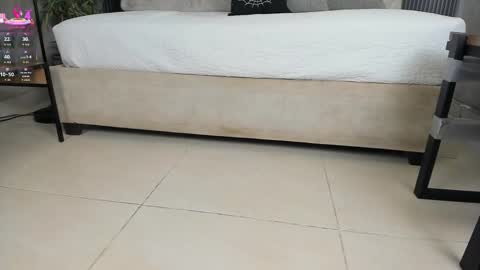 Snapshot of willow_hendrix chatting on October 31, 5:47 pm Ms Willow online show from October 31, 5:47 pm