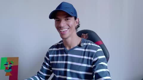 Snapshot of willy_veins chatting on May 23, 3:16 pm willy_veins online show from May 23, 3:16 pm