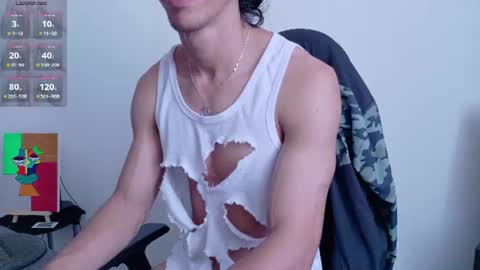 Snapshot of willy_veins chatting on June 22, 4:15 pm willy_veins online show from June 22, 4:15 pm