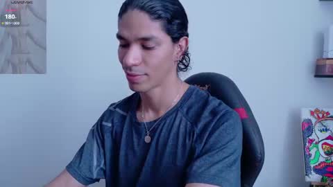 Snapshot of willy_veins chatting on June 26, 9:08 pm willy_veins online show from June 26, 9:08 pm