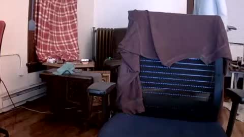 Snapshot of willydogg83 chatting on October 25, 12:40 am willydogg83 online show from October 25, 12:40 am