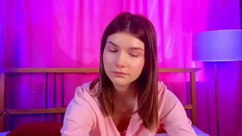 Vicki3 online show from March 19, 6:39 am