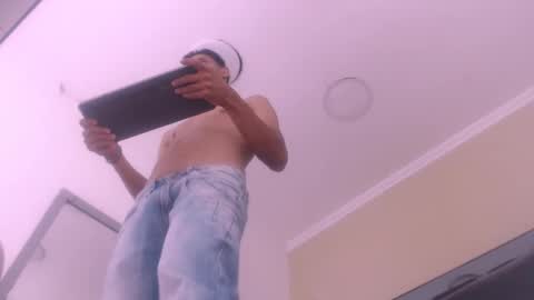 Snapshot of wiltom_ chatting on October 31, 2:18 pm Wiltom online show from October 31, 2:18 pm