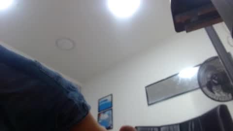 Snapshot of wiltom_ chatting on November 12, 4:02 am Wiltom online show from November 12, 4:02 am