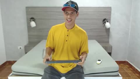 Snapshot of wiltom_ chatting on November 30, 4:05 am Wiltom online show from November 30, 4:05 am