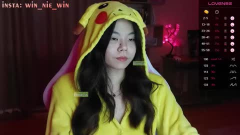 Snapshot of win_nie chatting on October 5, 3:27 am Winnie online show from October 5, 3:27 am