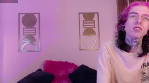 Winchester Hanna online show from May 18, 8:47 pm