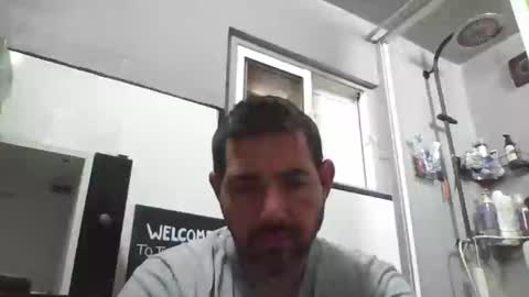 Snapshot of windowpane5 chatting on December 7, 12:24 pm windowpane online show from December 7, 12:24 pm