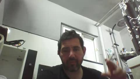 Snapshot of windowpane5 chatting on December 26, 12:46 am windowpane online show from December 26, 12:46 am