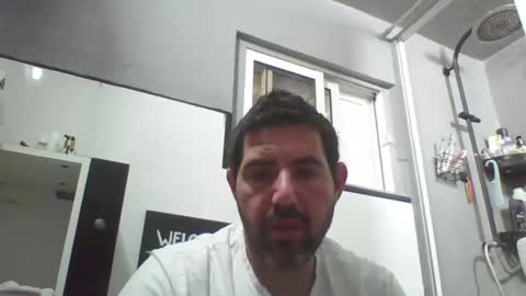 Snapshot of windowpane5 chatting on January 4, 11:43 am windowpane online show from January 4, 11:43 am