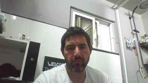 Snapshot of windowpane5 chatting on January 4, 6:09 pm windowpane online show from January 4, 6:09 pm