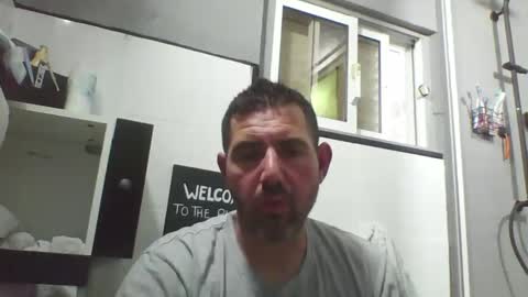 Snapshot of windowpane5 chatting on January 15, 10:35 pm windowpane online show from January 15, 10:35 pm