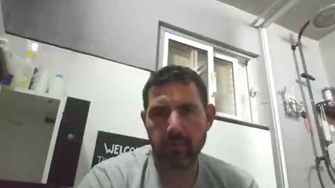 Snapshot of windowpane5 chatting on January 24, 10:41 pm windowpane online show from January 24, 10:41 pm