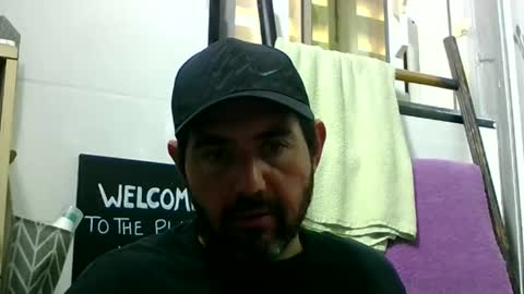 Snapshot of windowpane5 chatting on November 9, 12:36 pm windowpane online show from November 9, 12:36 pm