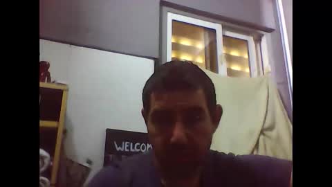 Snapshot of windowpane5 chatting on December 14, 12:43 pm windowpane online show from December 14, 12:43 pm