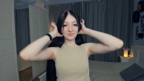 Amalia and Mia online show from March 1, 2:19 pm