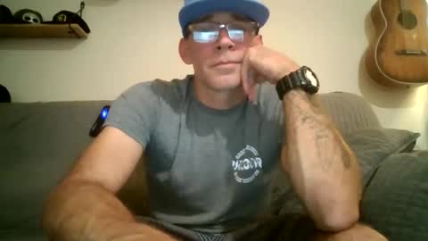 Snapshot of wingnutt765733 chatting on December 3, 6:54 am wingnutt765733 online show from December 3, 6:54 am