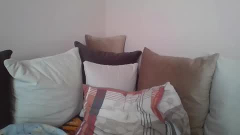 winston1982q online show from March 1, 12:51 pm